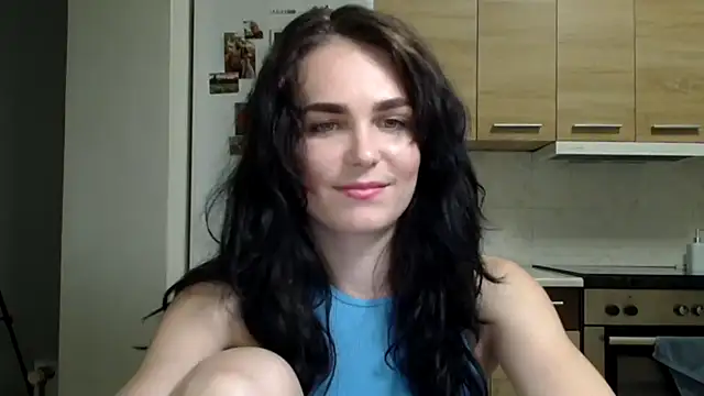 Silviaa a online show from September 18, 2025, 7:38 pm