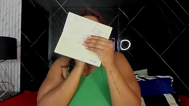 Alaia Gutierrez online show from September 12, 2025, 8:20 pm