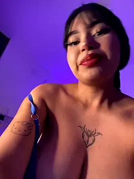 lucialauper  online show from October 19, 2025, 2:01 am