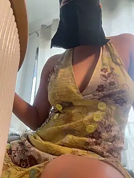 Snapshot of latinabhabi chatting on November 8, 2025, 7:30 am latinabhabi online show from November 8, 2025, 7:30 am