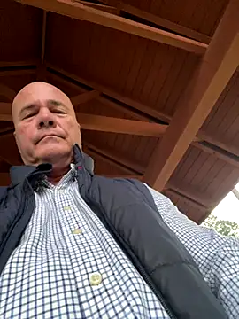 cyclone1212 online show from November 6, 2025, 11:44 am