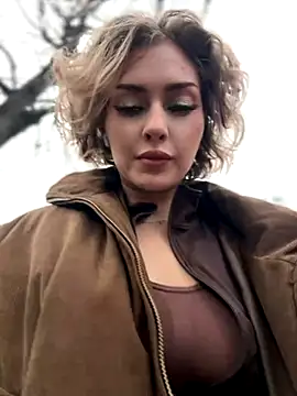 KellyKeler online show from December 1, 2025, 12:21 pm