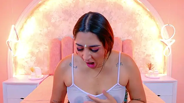 JasmineRhodes online show from October 30, 2025, 1:12 pm