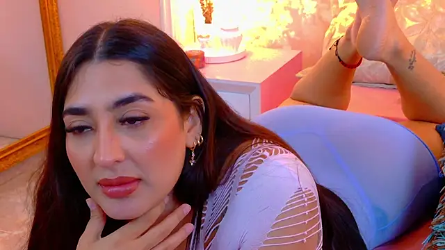 JasmineRhodes online show from June 3, 2026, 2:33 pm