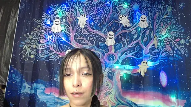 Zafira Mayeers online show from October 21, 2025, 5:41 am