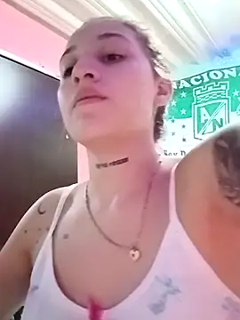 Arii collins1 online show from September 25, 2025, 5:44 am