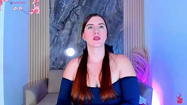 KrystalEvans online show from September 17, 2025, 8:32 pm