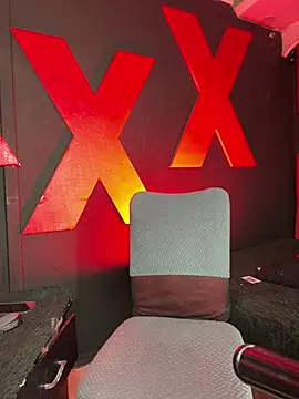 abrilbigcock online show from April 12, 2026, 11:21 pm