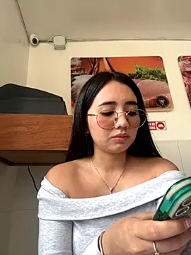 Michelle Zoe online show from September 14, 2025, 5:56 pm