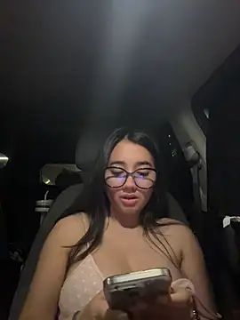 Snapshot of Michelle_Zoe chatting on June 11, 2026, 1:05 am Michelle Zoe online show from June 11, 2026, 1:05 am