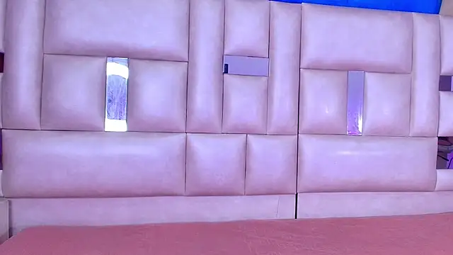 Snapshot of emmacurvy chatting on October 3, 2025, 3:03 am emmacurvy online show from October 3, 2025, 3:03 am