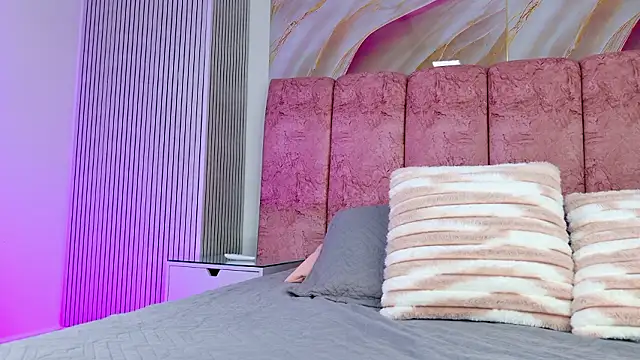 emmacurvy online show from February 6, 2026, 3:11 am