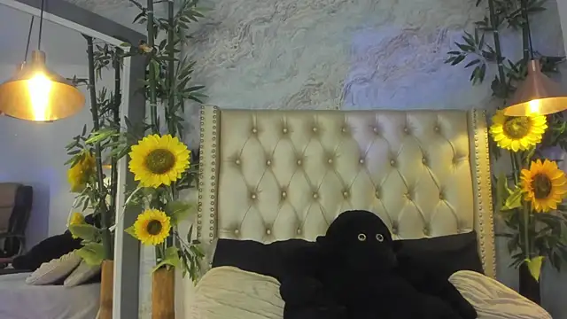 Snapshot of LittleeJaz chatting on November 8, 2025, 2:34 am LittleeJaz online show from November 8, 2025, 2:34 am