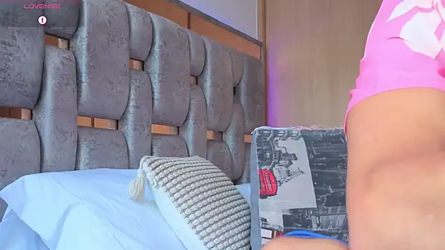 orionblaze69  online show from November 11, 2025, 8:53 pm