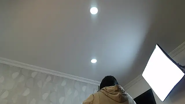 elamurray online show from September 16, 2025, 11:22 am