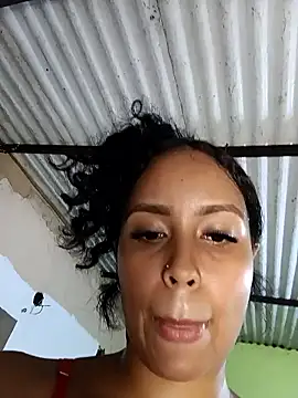 Fernanda30 online show from May 15, 2026, 11:45 pm