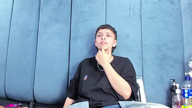 Megan Thompson  online show from February 12, 2026, 2:17 am