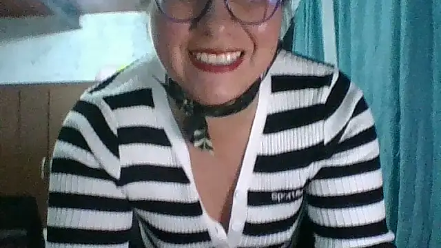 scarlett widow  online show from September 23, 2025, 3:09 am