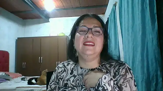 scarlett widow  online show from September 27, 2025, 3:55 am