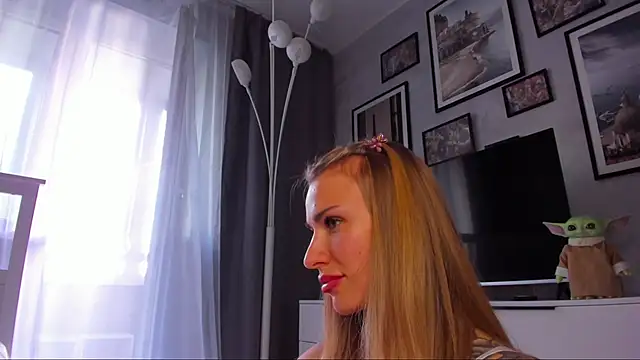 MashaFromRussia   online show from September 27, 2025, 1:27 pm