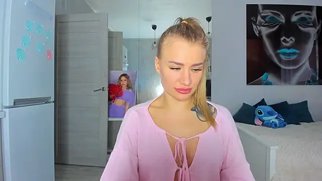 Snapshot of MashaFromRussia__ chatting on November 11, 2025, 9:31 am MashaFromRussia online show from November 11, 2025, 9:31 am