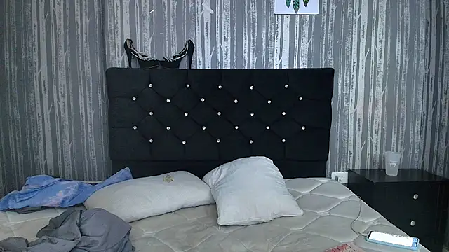 Alicee Moonn online show from November 26, 2025, 8:43 pm