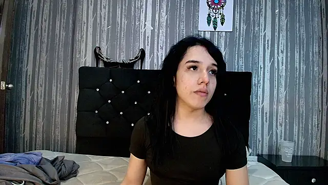 Alicee Moonn online show from November 28, 2025, 7:49 pm