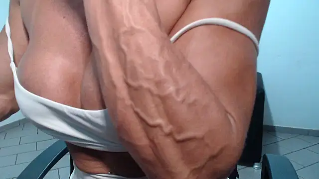 Stronggsexy online show from February 9, 2026, 10:25 pm