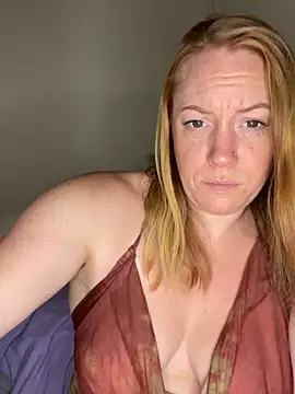 Snapshot of ChiliRoja chatting on September 17, 2025, 5:20 am ChiliRoja online show from September 17, 2025, 5:20 am