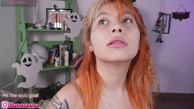 Snapshot of YunoRose_ chatting on November 4, 2025, 4:00 am YunoRose online show from November 4, 2025, 4:00 am