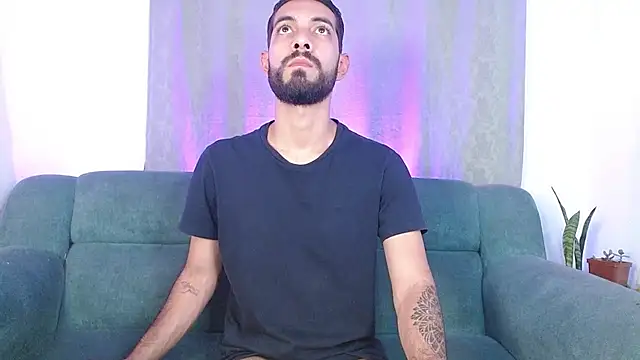 ReyPablo1 online show from October 7, 2025, 10:18 pm