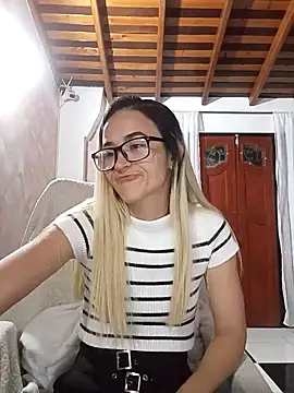 Snapshot of Mariam_Arango chatting on January 15, 2026, 6:40 am Mariam Arango online show from January 15, 2026, 6:40 am