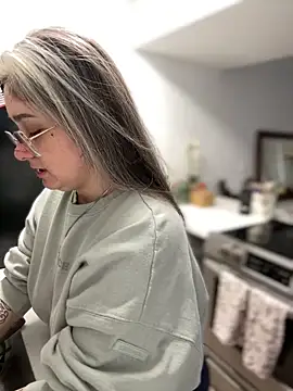 Alix Valentine online show from September 26, 2025, 4:33 pm