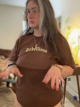 Alix Valentine online show from November 3, 2025, 8:54 pm