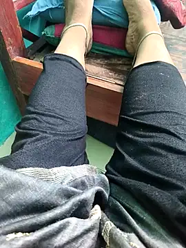 Villageanuty online show from April 10, 2026, 12:43 pm