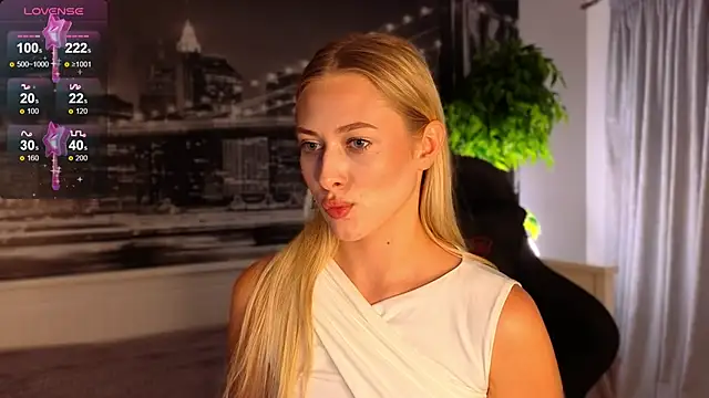 ChristyMarshall online show from October 2, 2025, 7:54 pm