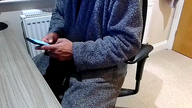 Snapshot of rogamuffin chatting on February 28, 2026, 11:06 pm rogamuffin online show from February 28, 2026, 11:06 pm