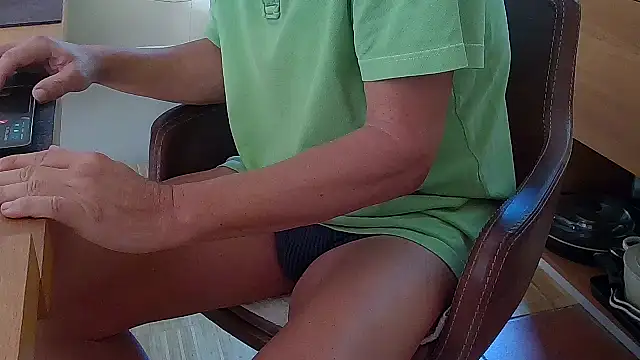 Snapshot of Unique_X_perience chatting on October 7, 2025, 12:02 pm Unique X perience online show from October 7, 2025, 12:02 pm