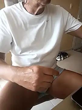 Snapshot of Unique_X_perience chatting on January 13, 2026, 8:25 pm Unique X perience online show from January 13, 2026, 8:25 pm