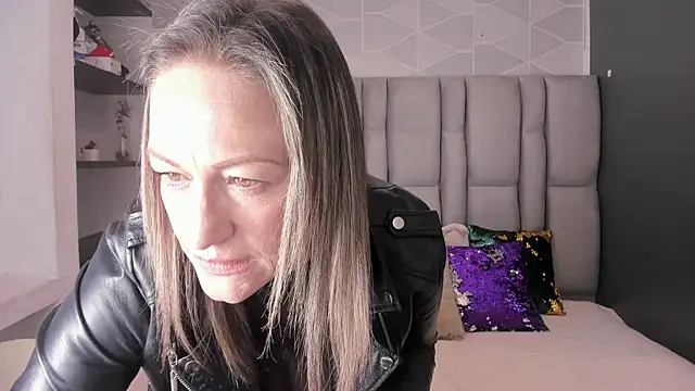 Charlot milf online show from October 18, 2025, 11:44 am