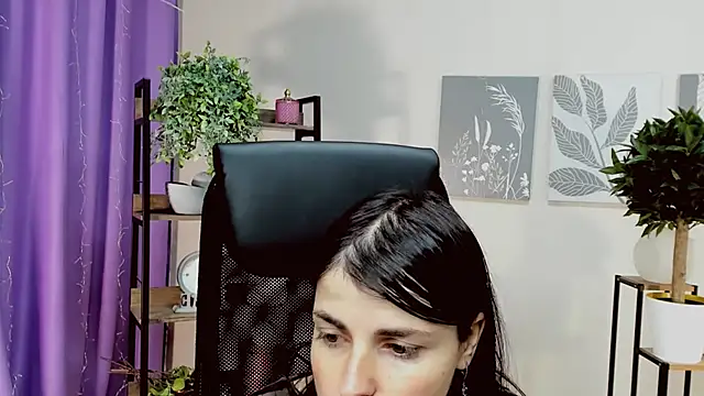 MartaEdams online show from January 15, 2026, 7:13 am