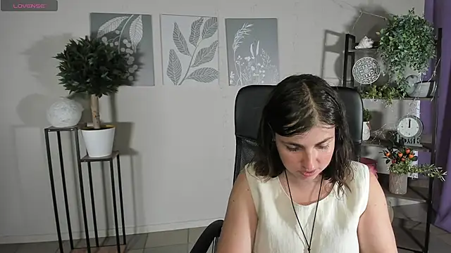 Snapshot of MartaEdams chatting on June 28, 2026, 5:35 am MartaEdams online show from June 28, 2026, 5:35 am
