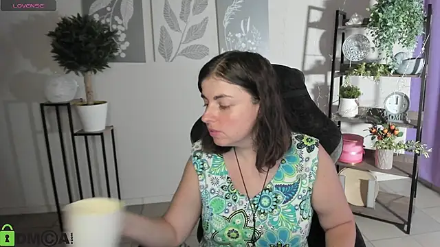 Snapshot of MartaEdams chatting on July 10, 2026, 5:23 am MartaEdams online show from July 10, 2026, 5:23 am