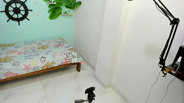 eladyrous98 online show from February 2, 2026, 1:32 pm