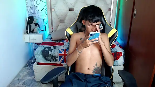 yiisu  online show from October 6, 2025, 6:16 pm