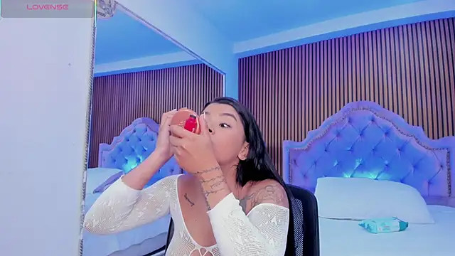 SelenaStonne online show from October 25, 2025, 7:52 pm