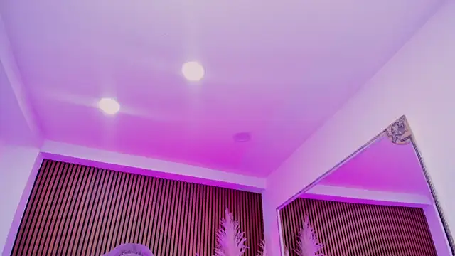 SelenaStonne online show from December 22, 2025, 8:06 pm