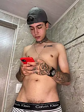 samm4044 online show from October 18, 2025, 3:31 am