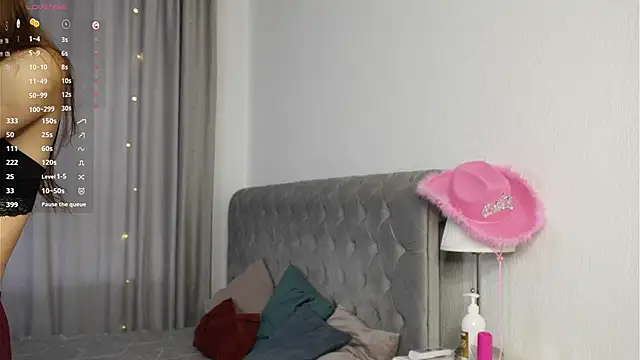 TaiteFairfield online show from September 20, 2025, 8:59 am