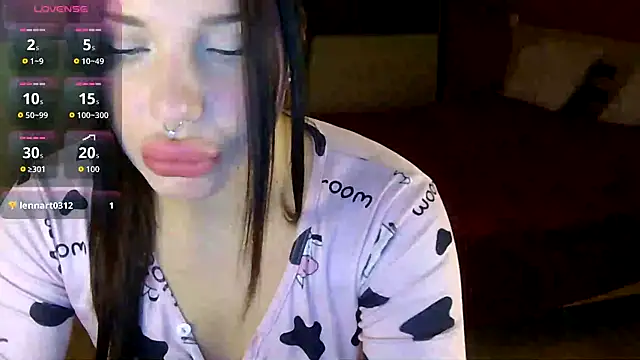 Cassie Pinkkk online show from October 25, 2025, 1:18 pm